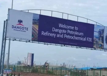 Dangote Refinery crashes petrol price to N890 per litre