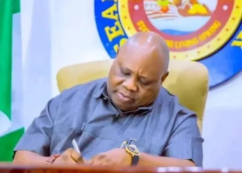 ‘I’ll wield the big stick’ — Adeleke threatens to depose Osun monarchs over communal clashes