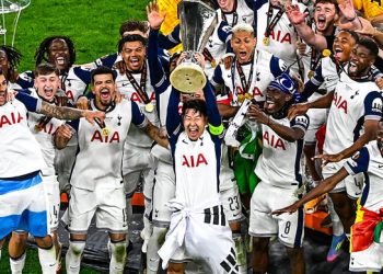 Tottenham Hotspur wins first trophy in 17 years by beating Manchester United 1-0 in Europa League final