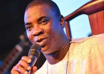 Lawyer sues FG over ‘double standards’ in KWAM 1, Comfort Emmanson airport incidents