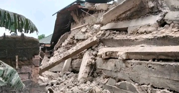Many trapped, others rescued as two-storey building collapses in Lagos