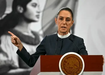 Man arrested after groping Mexico’s first female president