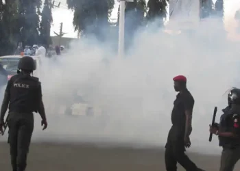 Demolitions: Police fire tear gas to disperse protesters at Lagos Assembly