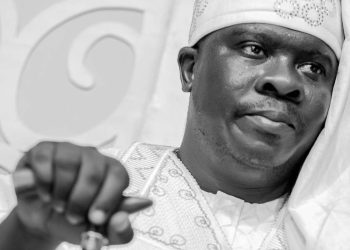 Owu Chief Bakinson Joins APC in Ogun